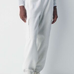 Aritzia Cozy Sweatfleece Mega Cargo Jogger heather cloud medium